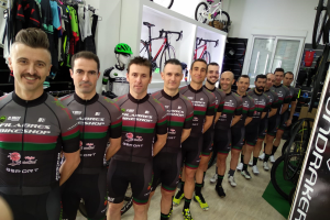 Posando para la historia del ciclismo almeriense.