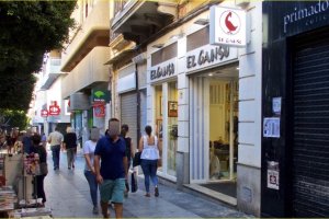 Tienda de ropa de El Ganso, en el Paseo de Almería.