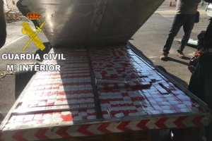 Las cajetillas de tabaco estaban ocultas en dobles fondos.