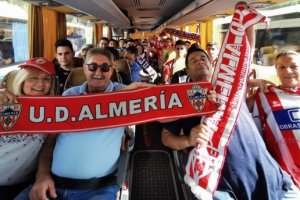 Los seguidores del Almería se apuntan a un nuevo viaje.