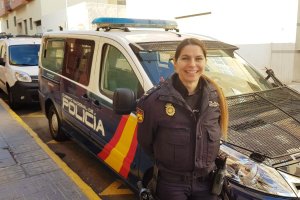 Agente de la Comisaría del El Ejido que convenció a la mujer para que no se tirara.