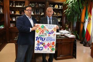 Rubí, concejal de deportes y el alcalde, Gabriel Amat en la presentación de las 100 horas del deporte de Roquetas.