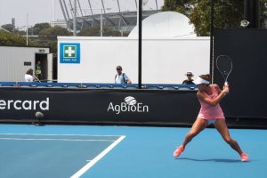 Eva Guerrero en las pistas de Melbourne Park.
