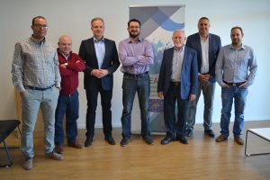 Antonio López,  junto a investigadores de recursos hídricos del la UAL.