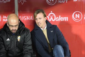 Guti en el banquillo del Almería.