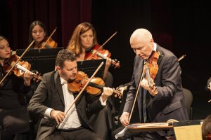 La Orquesta Ciudad de Almería actuando en el Auditorio.
