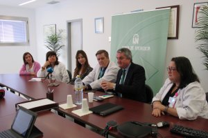 Juan de la Cruz Belmonte, delegado de Salud y Familias, durante la segunda sesión de la Escuela de Pacientes.