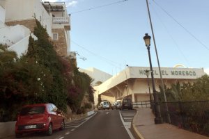El Moresco, en una de las laderas de la montaña de Mojácar, suma ya 12 años cerrado a cal y canto.