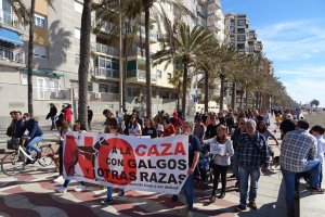 Concentración celebrada el domingo en El Palmeral (Foto: Federación Animalista de Almería).