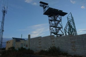 Antenas instaladas en l asentamiento militar de Cerro Mezquita.