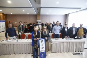 Eloísa Cabrera y Maria Luis Cruz con los protagonistas del seminario.