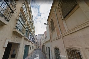 El incendio se ha producido en un inmueble del número 31 de la calle Judía.