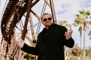 El carismático actor Ciro Dapagio, esta semana junto al Cable Inglés de Almería.