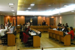 Rechazo de PP y Vox a la moción anti ‘vetos educativos’ presentada por el PSOE.