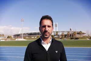 ‘Nandinho’ posa para LA VOZ en el campo Anexo.