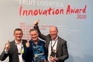 También ha sido reconocido por incorporar un envase medio ambientalmente  pionero.