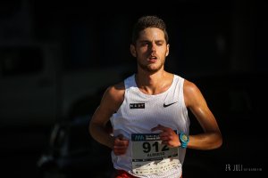 El profesor y atleta Alberto González en la Media Maratón de Almería.