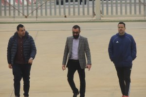Mohamed Adel, Mohamed El Assy y Diego Maziel camino de la zona mixta.