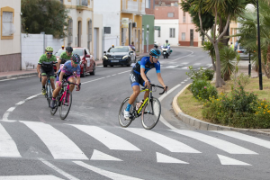 Los corredores en acción en la prueba celebrada en Gádor.