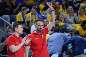 Manolo Berenguel saludando a la afición.