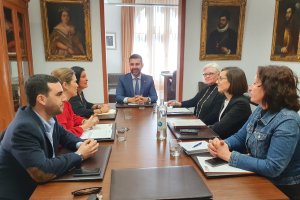 El Ayuntamiento y la Asociación de comerciantes Almería Centro abordan propuestas para potenciar el centro