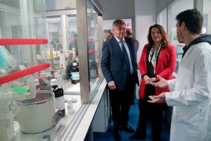 Apuesta por que consumidores, administraciones y productores se unan para enfrentar el desequilibrio de la cadena alimentaria.