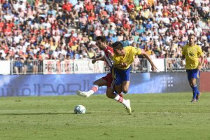 Juan Muñoz en una jugada del Almería-Cádiz.