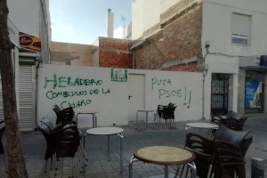Pintadas aparecidas días atrás en Carboneras.