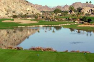Imagen recreada del futuro campo de golf de Pechina sobre un paisaje similar.