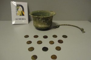 Tesorillo romano y caldero recuperado