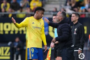 Álvaro Cervera hablando con el Choco Lozano.