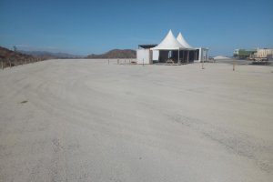 En la actualidad, en la explanada hay unas instalaciones provisionales.