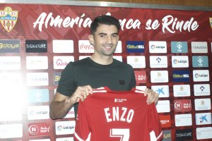 Enzo Zidane en su puesta de largo como jugador del Almería.