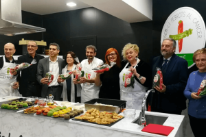 La campaña es lanzada cada año por Supermercados Condis.