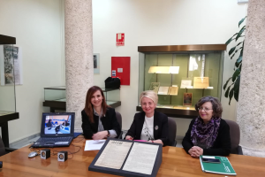 La experta Rosa Ortiz, la delegada Eloísa Cabrera y la  directora Marisa Andrés.