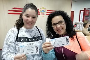 Jesica Bustos y María del Mar Hernández.