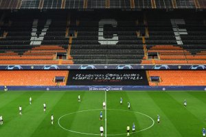 Mestalla sin afición.