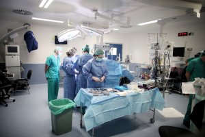 Personal sanitario antes de una operación.