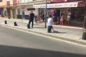 Venta de pan este domingo en las 500 Viviendas.