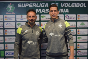 Manolo Berenguel con Paslharini en su última rueda de prensa.