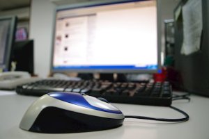 Para acceder al aula virtual solo se necesita un equipo conectado a internet.