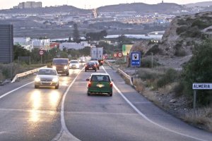 Carretera A100 que da servicio actual desde la A92 hasta la capital que debe ser sustituido por el acceso norte