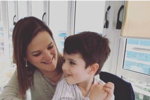 Guadalupe López, con su hijo, en una imagen cedida por ella misma