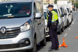 Control de vehículos en Adra.