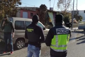 Imagen de archivo de un agente de la Guardia Civil y otro de Policía Nacional.