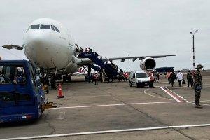 Avión que trae desde Lima a los españoles atrapados en Perú, entre ellos a los cuatro almerienses.