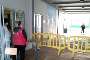 Punto de entrega de comidas del plan Syga en un centro de Almería.