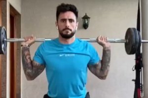 David Costas trabajando en casa durante el confinamiento.