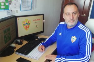 Alfonso Carmona abrió las puertas de casa a LA VOZ.