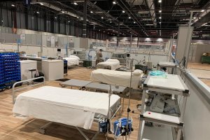 Camas instaladas en el hospital provisional de Ifema.